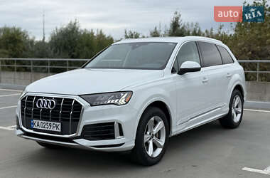 Позашляховик / Кросовер Audi Q7 2023 в 