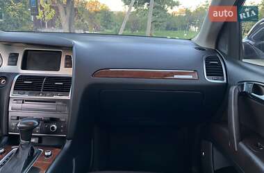 Внедорожник / Кроссовер Audi Q7 2011 в 
