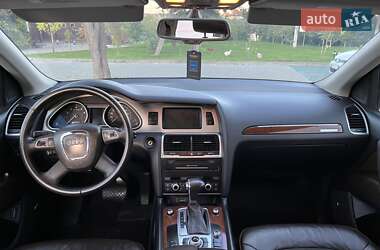 Внедорожник / Кроссовер Audi Q7 2011 в 