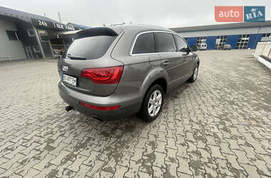 Позашляховик / Кросовер Audi Q7 2012 в 