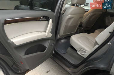 Позашляховик / Кросовер Audi Q7 2012 в 