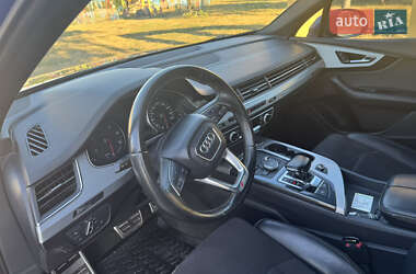 Позашляховик / Кросовер Audi Q7 2016 в 