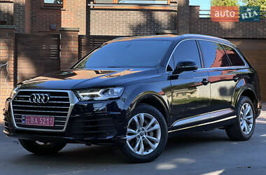 Внедорожник / Кроссовер Audi Q7 2017 в 