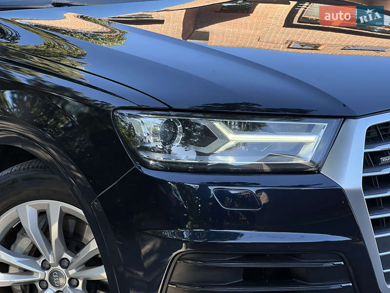 Позашляховик / Кросовер Audi Q7 2017 в Тернополі