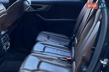 Внедорожник / Кроссовер Audi Q7 2017 в 