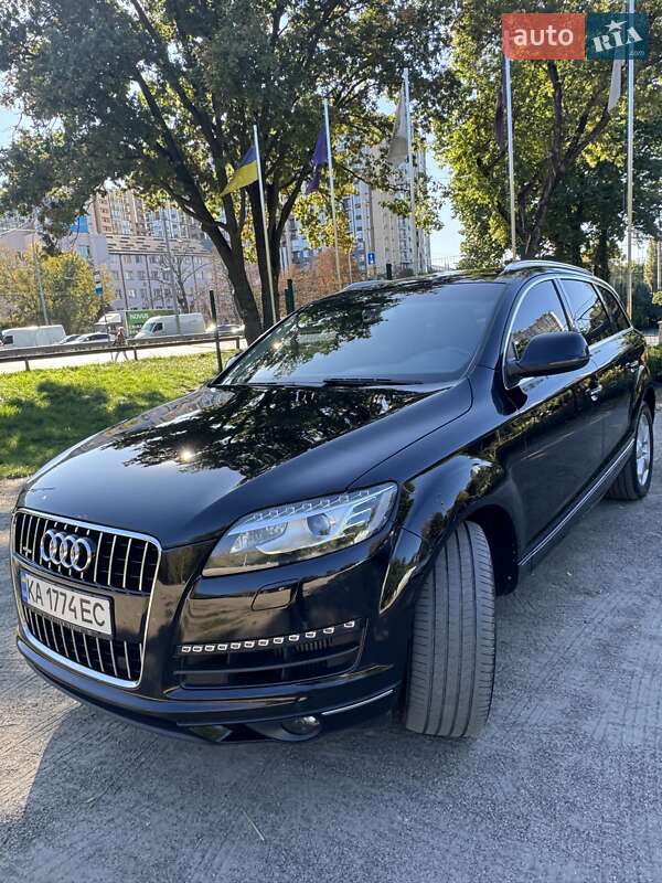 Позашляховик / Кросовер Audi Q7 2014 в 