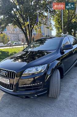 Позашляховик / Кросовер Audi Q7 2014 в 