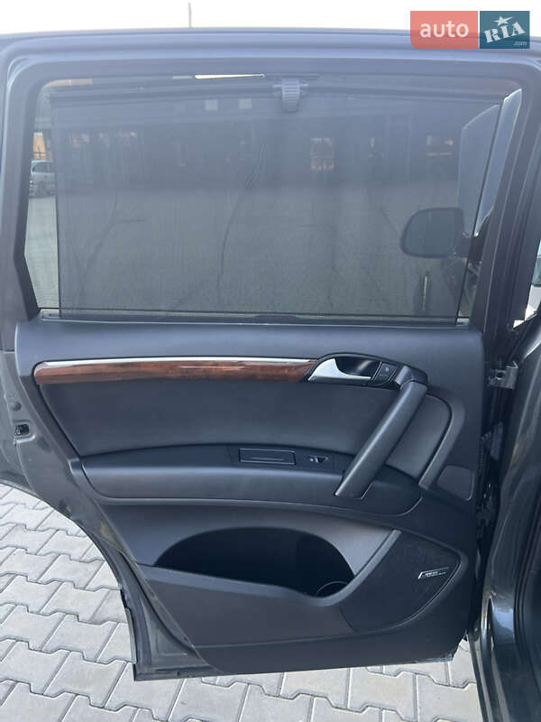 Внедорожник / Кроссовер Audi Q7 2014 в Нововолынске
