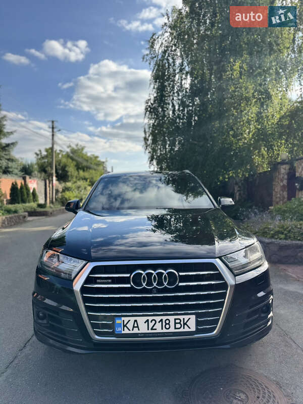 Внедорожник / Кроссовер Audi Q7 2017 в Киеве