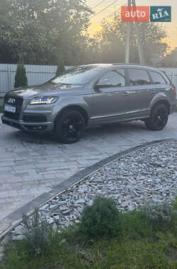 Позашляховик / Кросовер Audi Q7 2013 в 