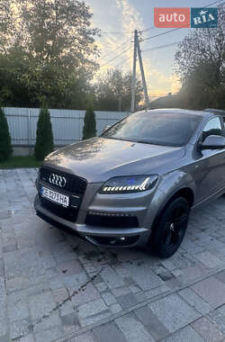 Позашляховик / Кросовер Audi Q7 2013 в 