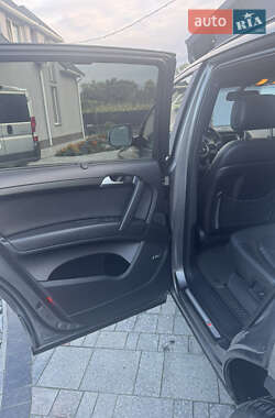 Позашляховик / Кросовер Audi Q7 2013 в 