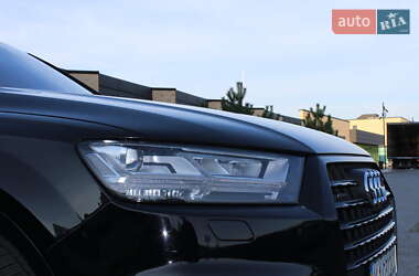 Позашляховик / Кросовер Audi Q7 2016 в 