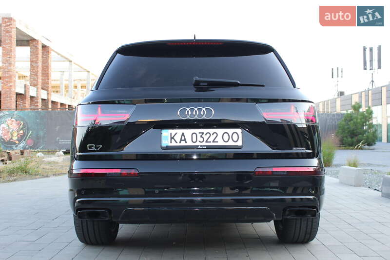 Позашляховик / Кросовер Audi Q7 2016 в Києві