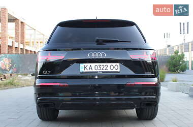 Позашляховик / Кросовер Audi Q7 2016 в 