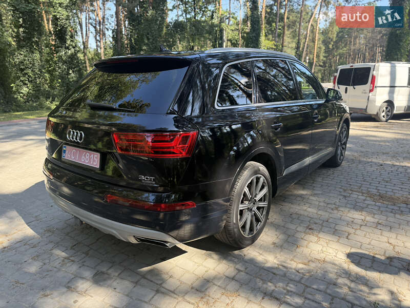 Позашляховик / Кросовер Audi Q7 2017 в Львові