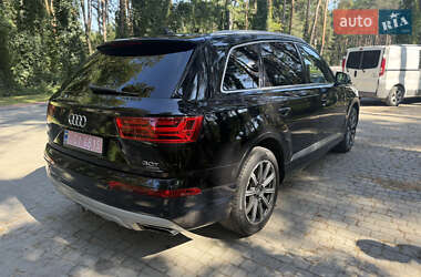 Позашляховик / Кросовер Audi Q7 2017 в 