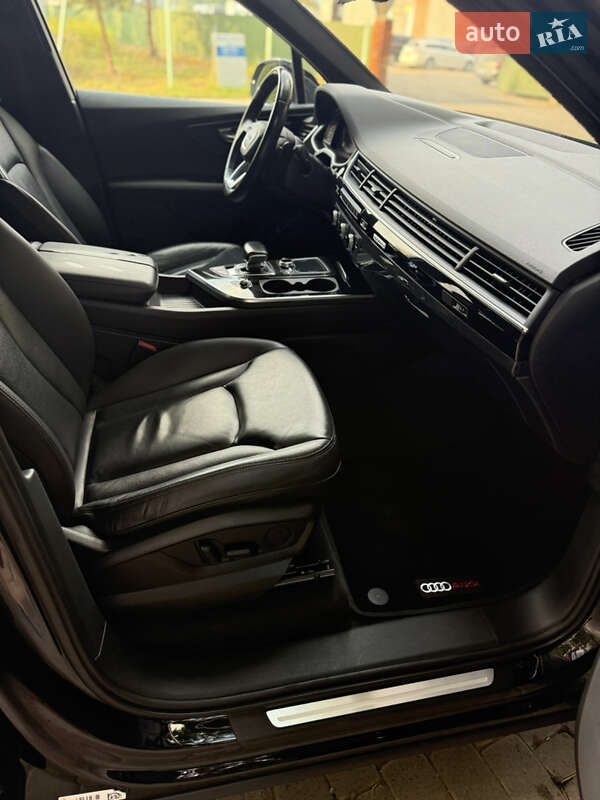 Позашляховик / Кросовер Audi Q7 2017 в Львові