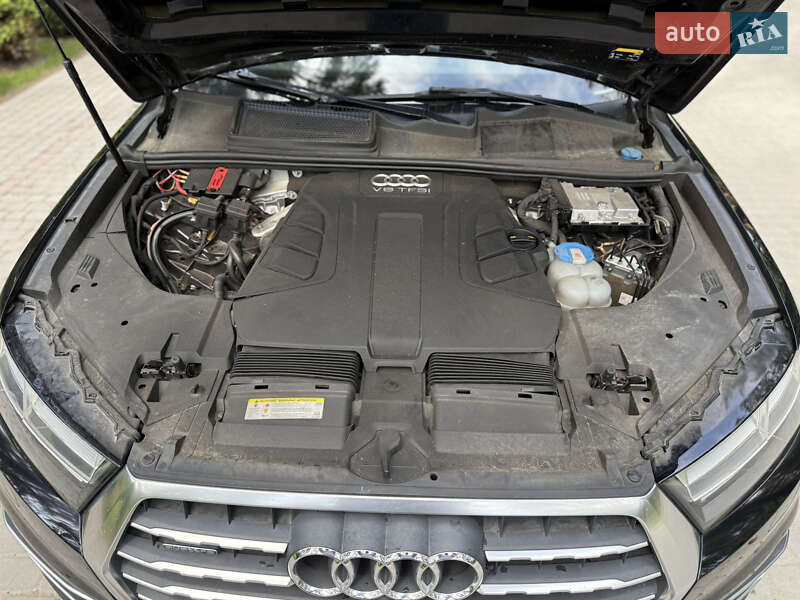 Позашляховик / Кросовер Audi Q7 2017 в Львові
