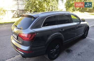 Внедорожник / Кроссовер Audi Q7 2015 в 