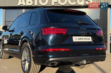 Внедорожник / Кроссовер Audi Q7 2017 в 
