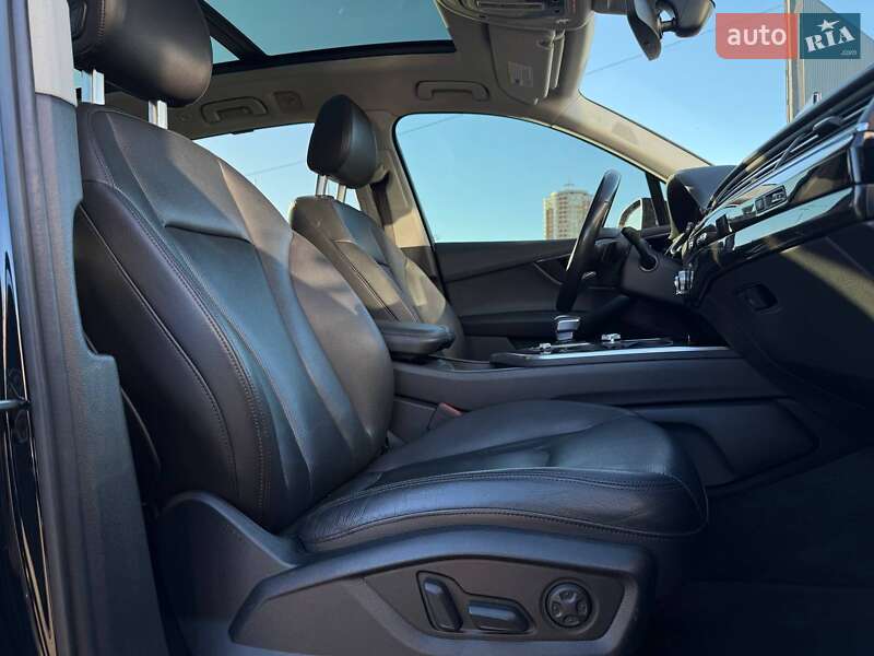 Позашляховик / Кросовер Audi Q7 2017 в Києві