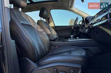 Внедорожник / Кроссовер Audi Q7 2017 в 