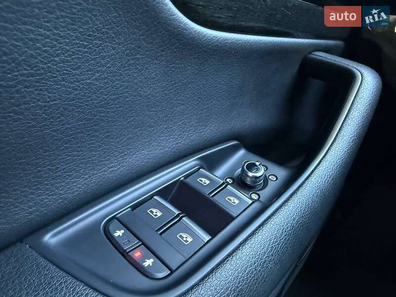 Позашляховик / Кросовер Audi Q7 2017 в Києві