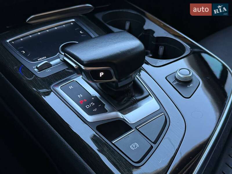 Позашляховик / Кросовер Audi Q7 2017 в Києві