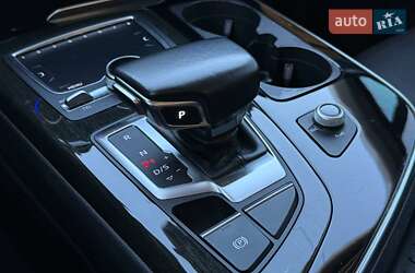 Внедорожник / Кроссовер Audi Q7 2017 в 