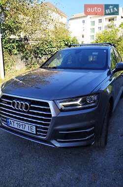 Внедорожник / Кроссовер Audi Q7 2017 в 