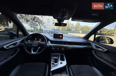 Внедорожник / Кроссовер Audi Q7 2015 в 