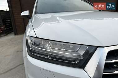 Позашляховик / Кросовер Audi Q7 2016 в 