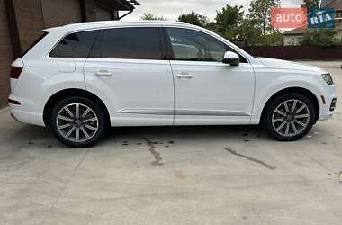 Позашляховик / Кросовер Audi Q7 2016 в 