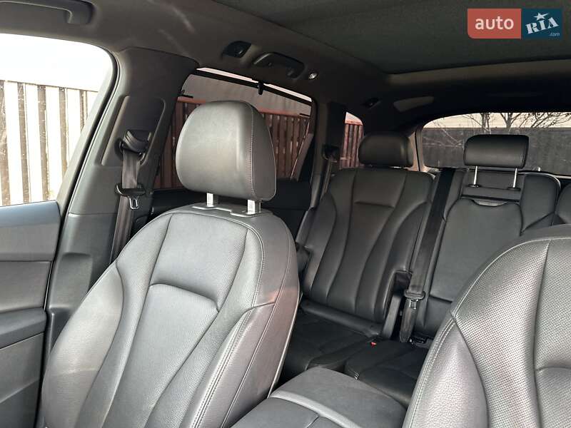 Позашляховик / Кросовер Audi Q7 2016 в Глибокій