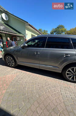 Внедорожник / Кроссовер Audi Q7 2015 в 