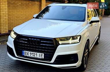 Внедорожник / Кроссовер Audi Q7 2017 в 