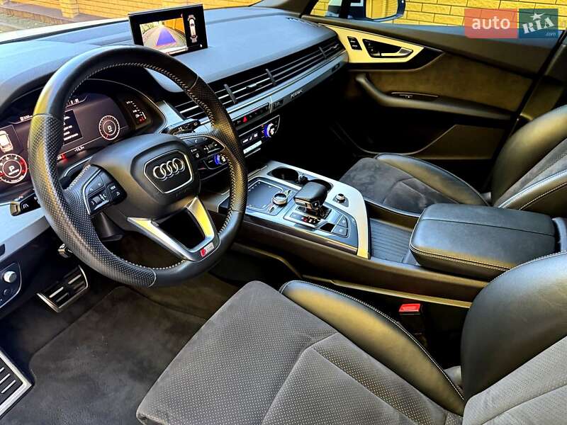 Позашляховик / Кросовер Audi Q7 2017 в Хмельницькому