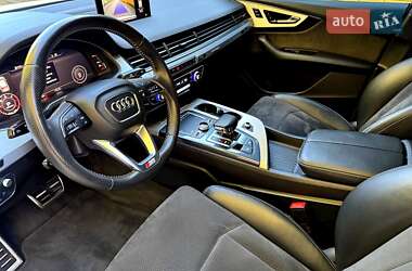 Внедорожник / Кроссовер Audi Q7 2017 в 