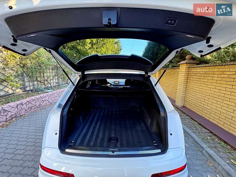 Позашляховик / Кросовер Audi Q7 2017 в Хмельницькому