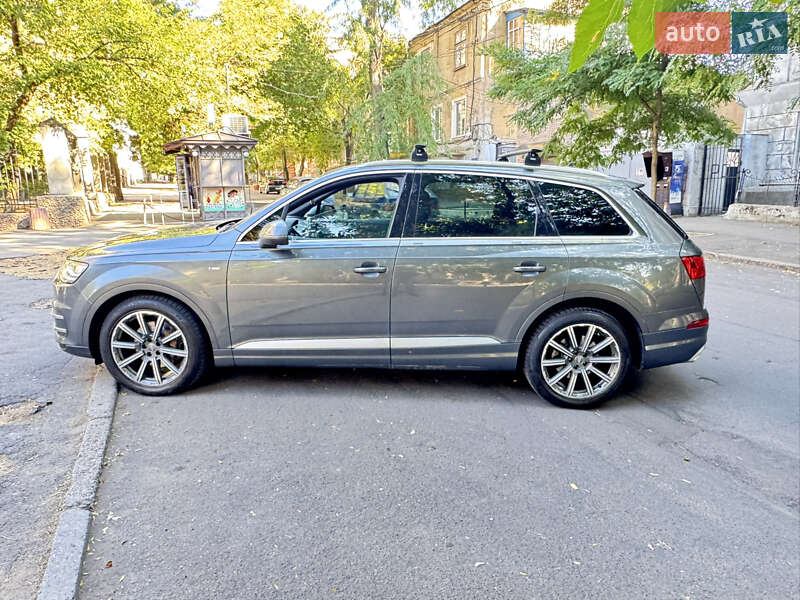 Внедорожник / Кроссовер Audi Q7 2015 в Одессе