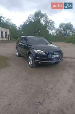 Позашляховик / Кросовер Audi Q7 2007 в 