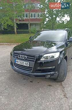 Позашляховик / Кросовер Audi Q7 2007 в 