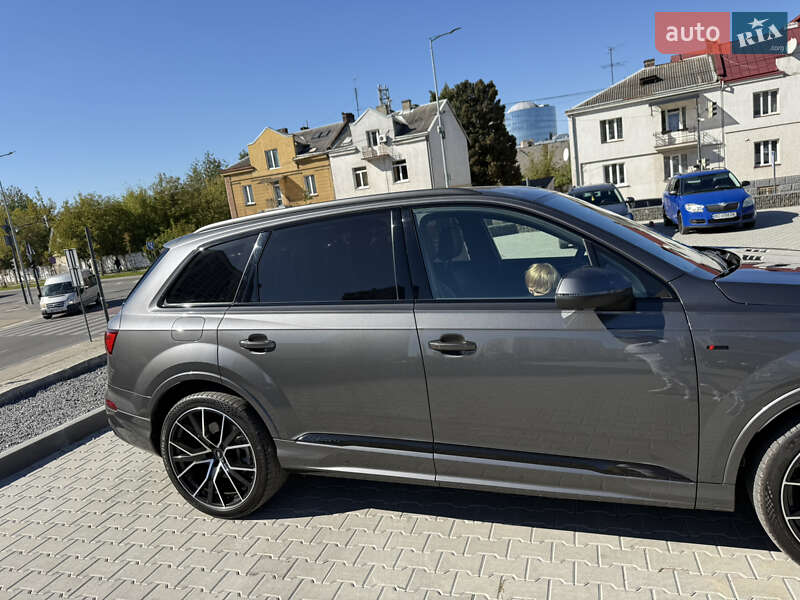 Позашляховик / Кросовер Audi Q7 2020 в Львові