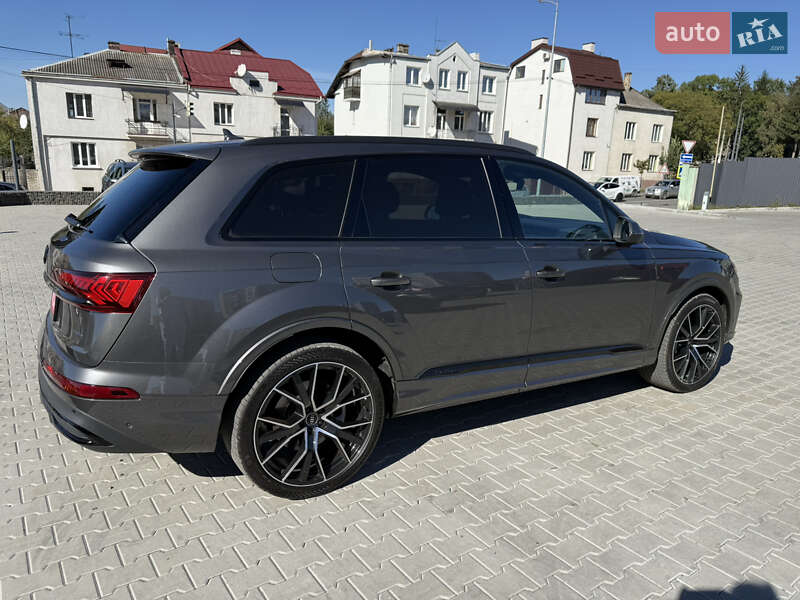 Позашляховик / Кросовер Audi Q7 2020 в Львові