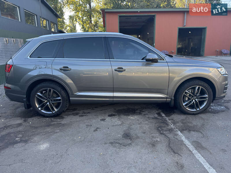 Audi Q7 2016