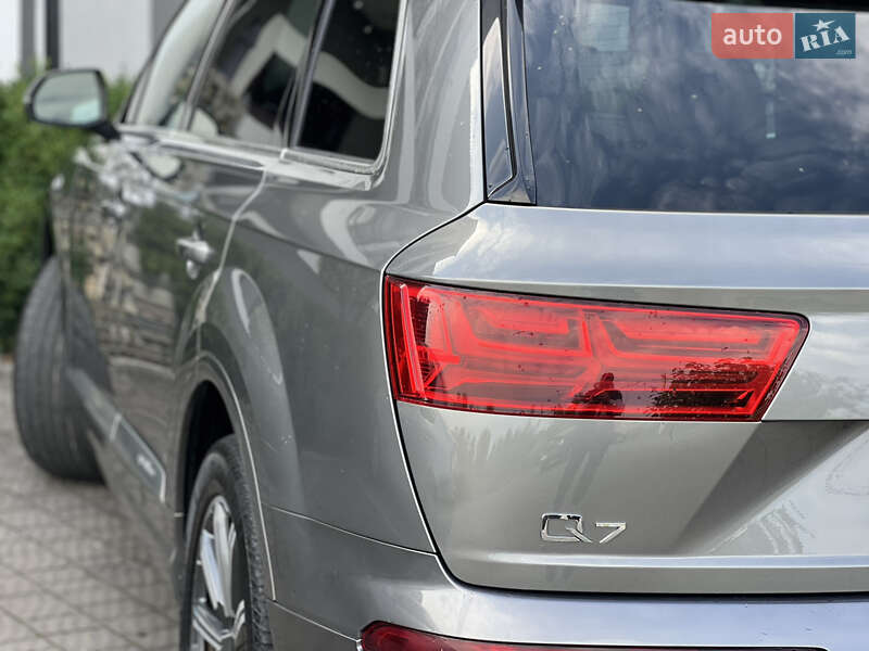 Позашляховик / Кросовер Audi Q7 2016 в Стрию