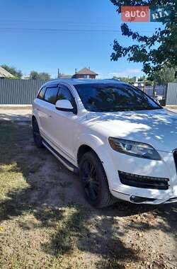 Внедорожник / Кроссовер Audi Q7 2010 в 