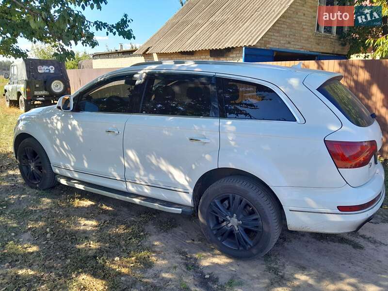 Позашляховик / Кросовер Audi Q7 2010 в Вишгороді