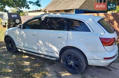 Внедорожник / Кроссовер Audi Q7 2010 в 